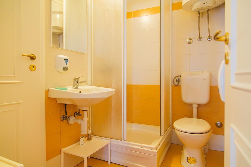 Cheap Sleep Marinero (Adults Only) Hostel Χβαρ Εξωτερικό φωτογραφία